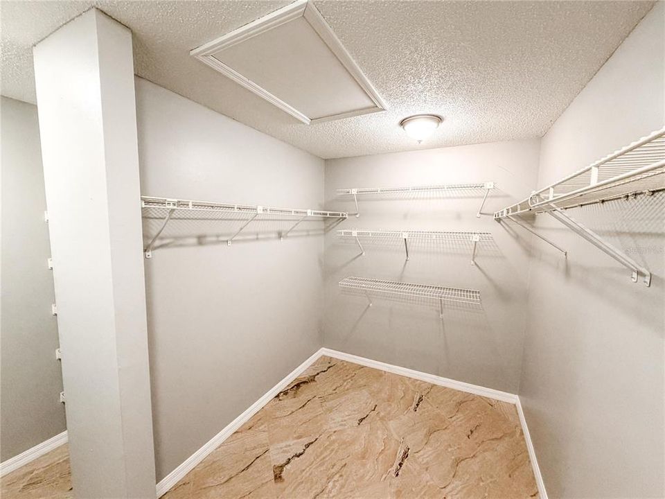 For Sale: $481,900 (4 beds, 3 baths, 2477 Square Feet)