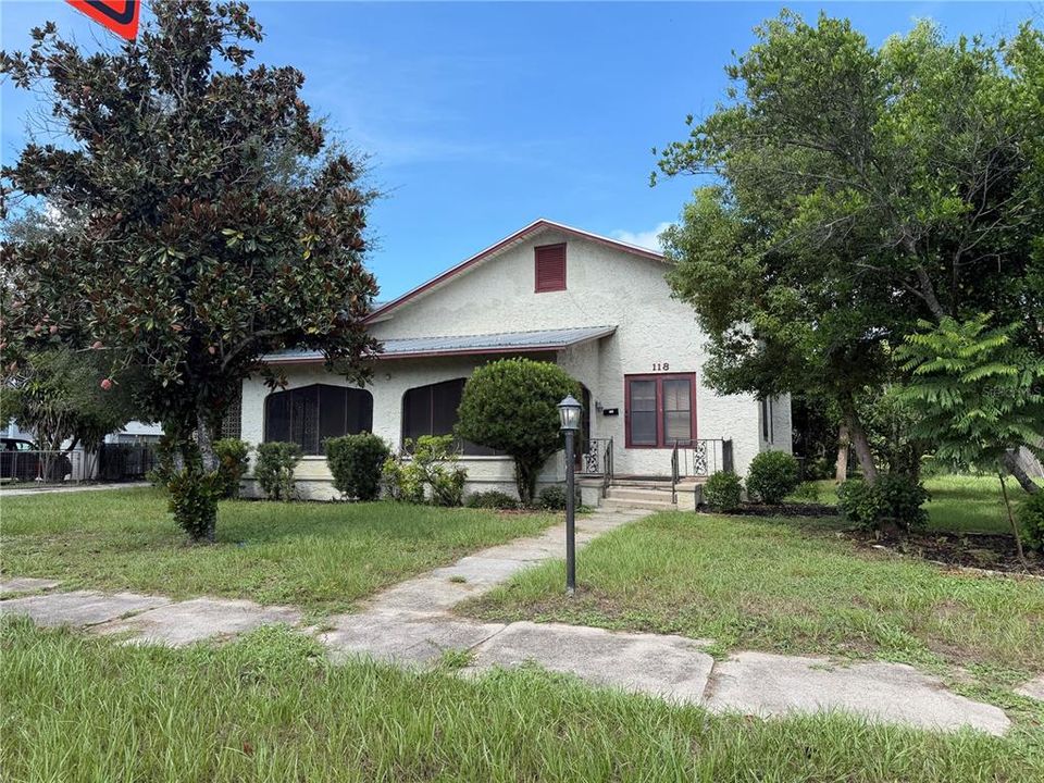 For Sale: $350,000 (3 beds, 2 baths, 2305 Square Feet)