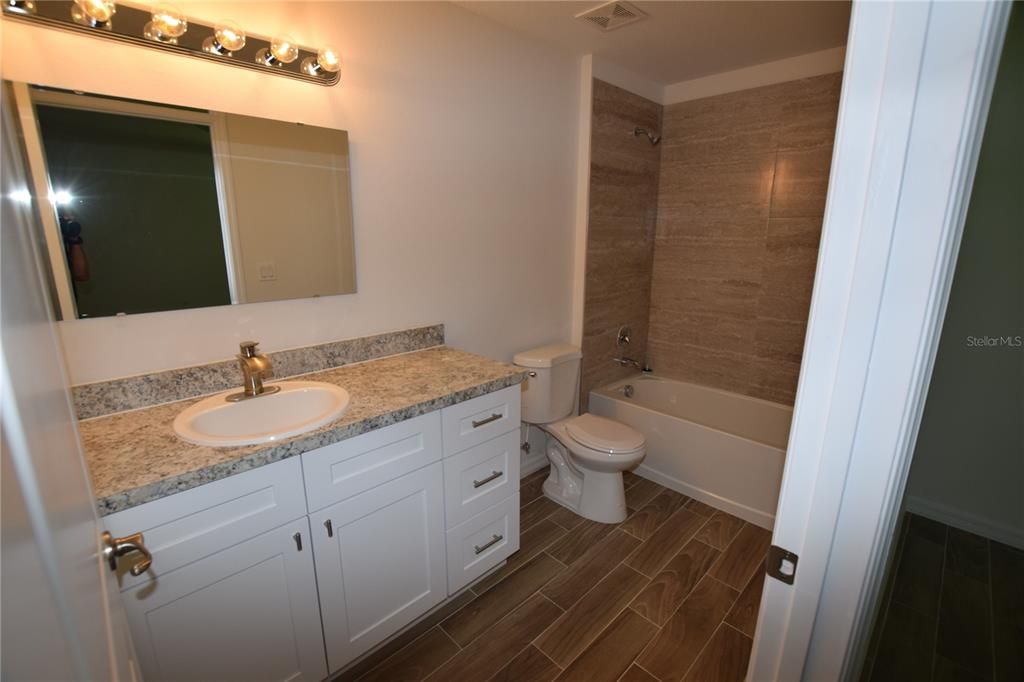 В аренду: $1,675 (3 спален, 2 ванн, 1040 Квадратных фут)