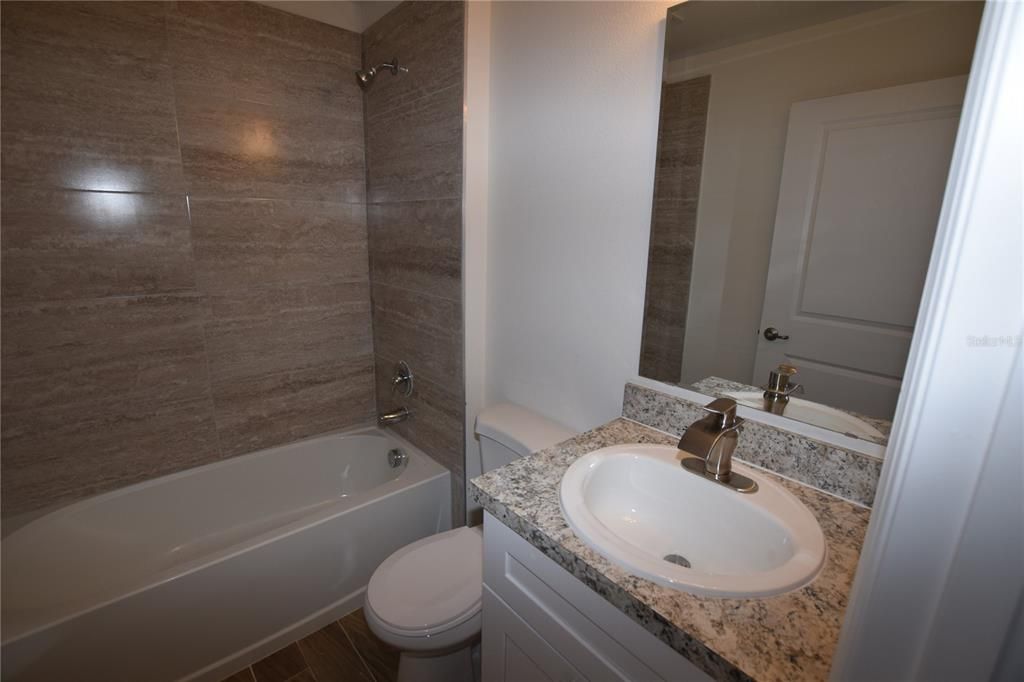 В аренду: $1,675 (3 спален, 2 ванн, 1040 Квадратных фут)