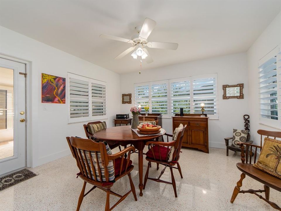 En Venta: $439,000 (2 camas, 2 baños, 1230 Pies cuadrados)