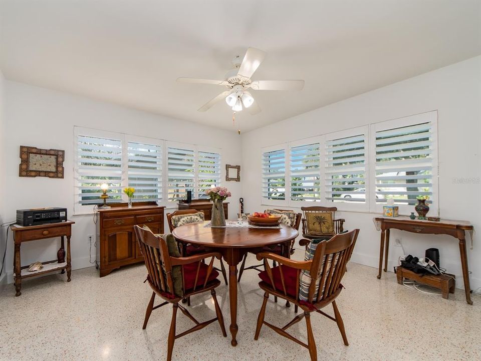 En Venta: $439,000 (2 camas, 2 baños, 1230 Pies cuadrados)