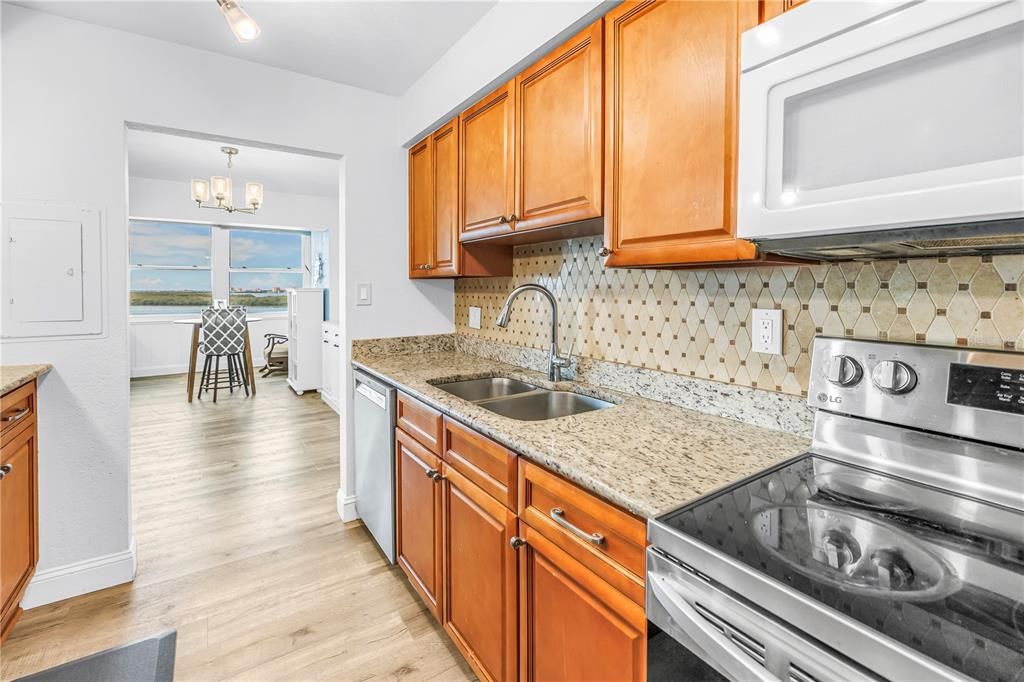 En Venta: $259,900 (2 camas, 2 baños, 1225 Pies cuadrados)