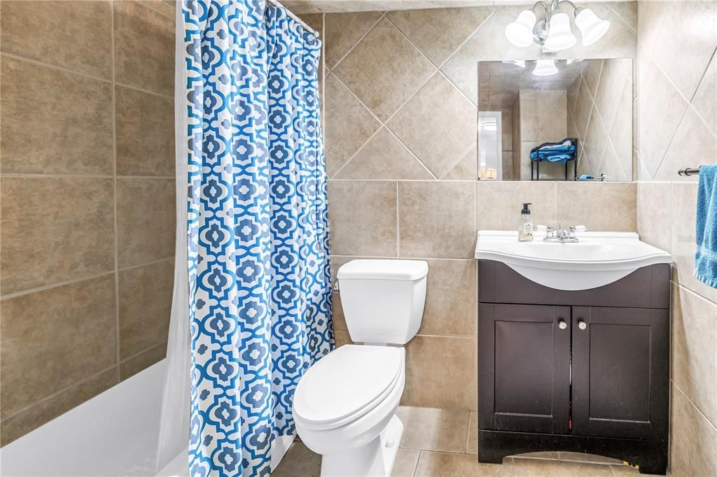 En Venta: $259,900 (2 camas, 2 baños, 1225 Pies cuadrados)