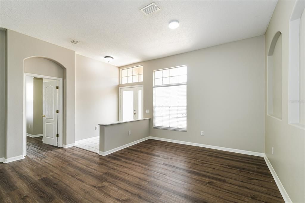 For Sale: $419,900 (4 beds, 3 baths, 2215 Square Feet)