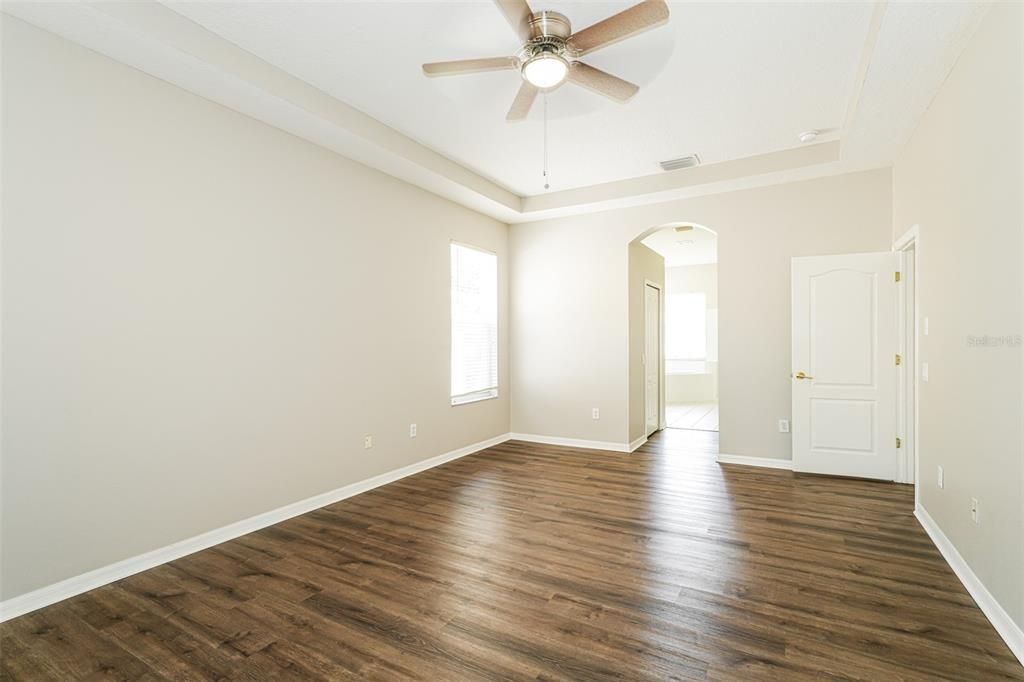 For Sale: $419,900 (4 beds, 3 baths, 2215 Square Feet)