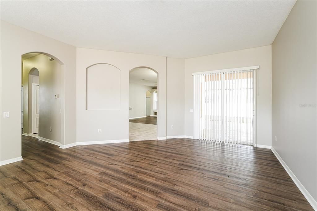 For Sale: $419,900 (4 beds, 3 baths, 2215 Square Feet)