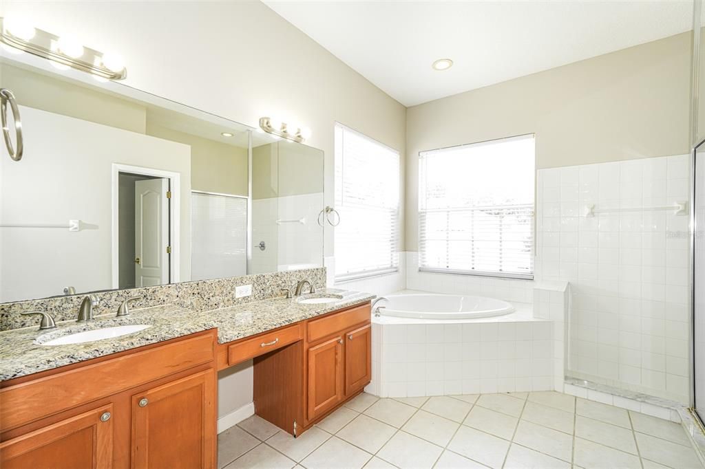 For Sale: $419,900 (4 beds, 3 baths, 2215 Square Feet)