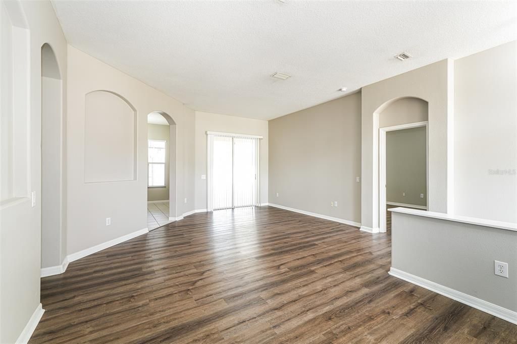 For Sale: $419,900 (4 beds, 3 baths, 2215 Square Feet)