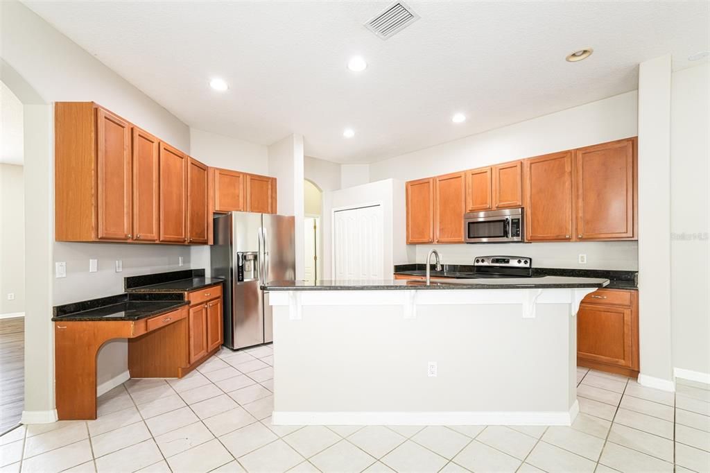 For Sale: $419,900 (4 beds, 3 baths, 2215 Square Feet)