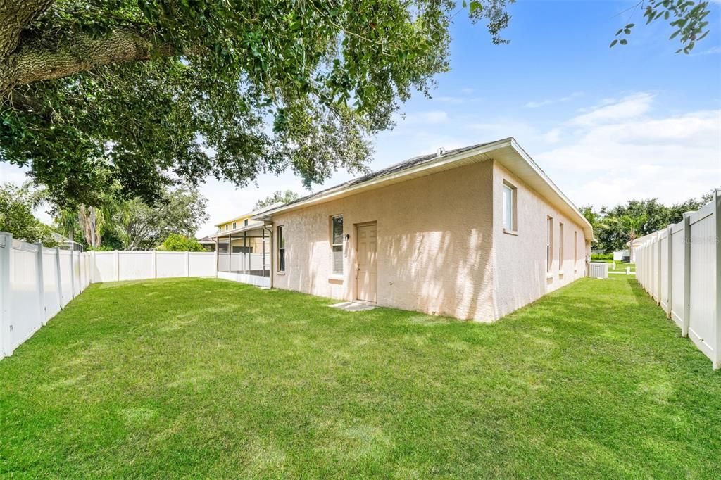 For Sale: $419,900 (4 beds, 3 baths, 2215 Square Feet)