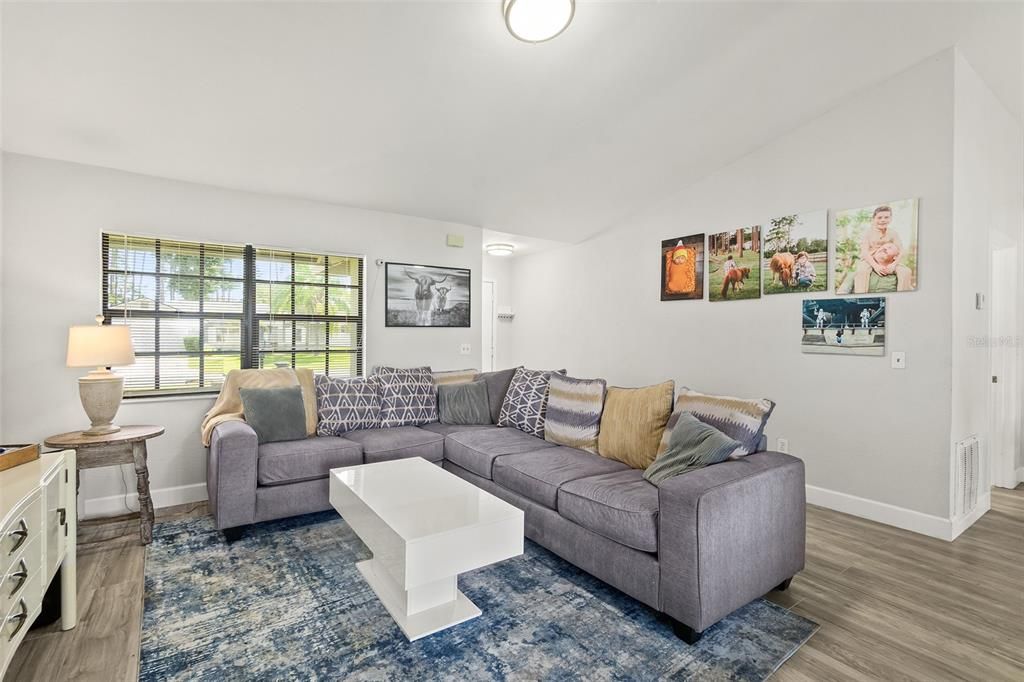 For Sale: $309,900 (3 beds, 2 baths, 1343 Square Feet)
