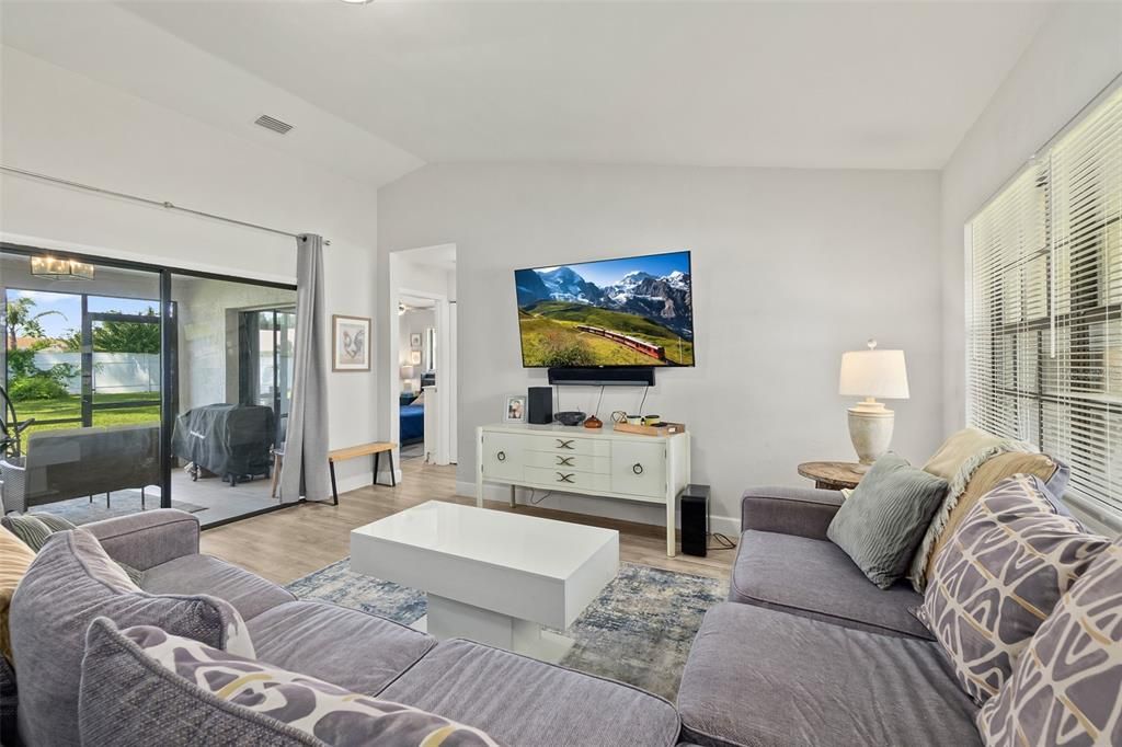 For Sale: $309,900 (3 beds, 2 baths, 1343 Square Feet)