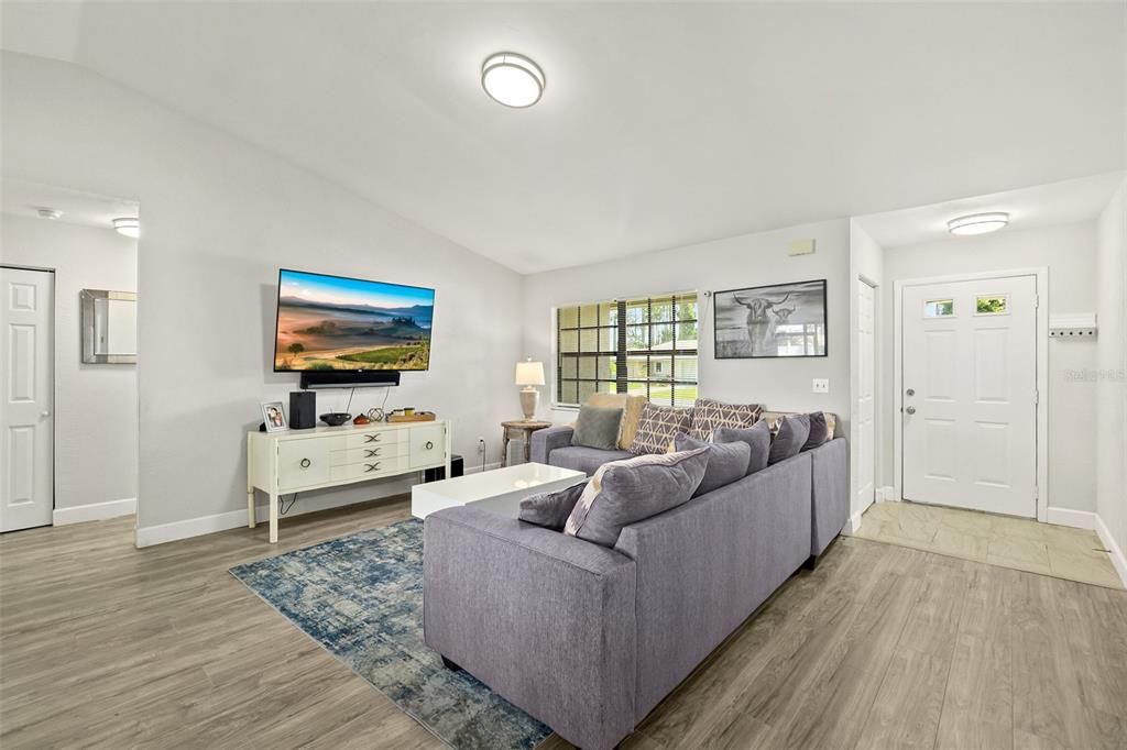 For Sale: $309,900 (3 beds, 2 baths, 1343 Square Feet)