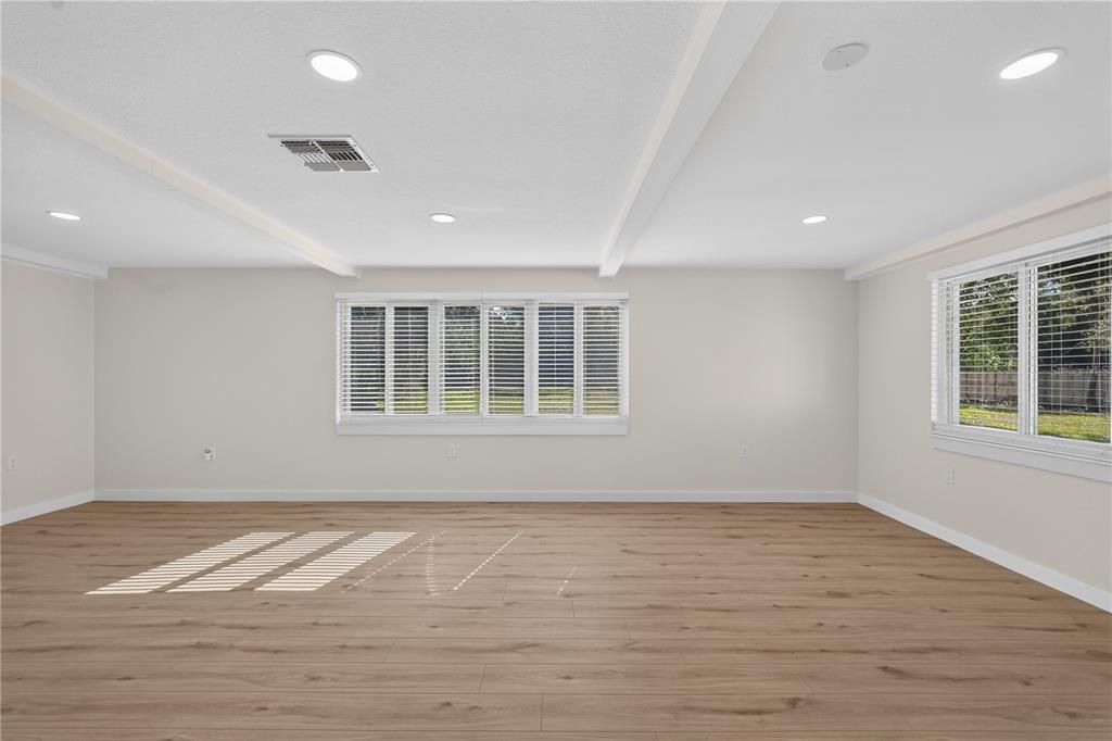 For Sale: $549,990 (3 beds, 2 baths, 1725 Square Feet)