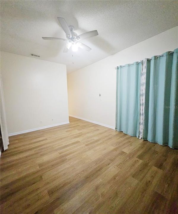 En Venta: $565,700 (4 camas, 2 baños, 2308 Pies cuadrados)