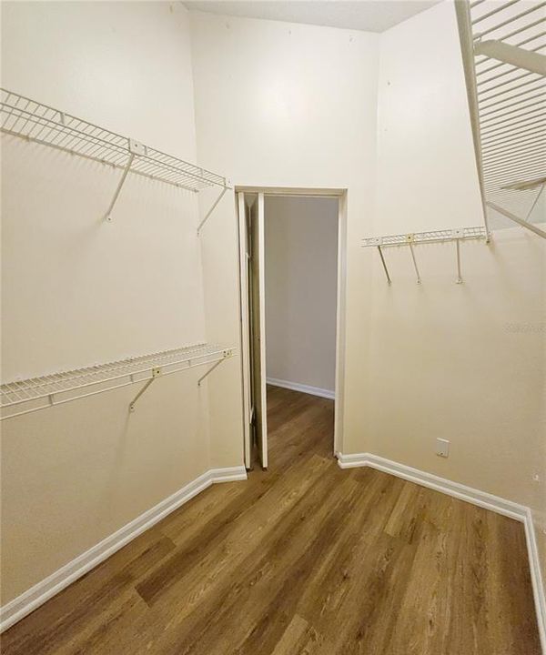 En Venta: $565,700 (4 camas, 2 baños, 2308 Pies cuadrados)