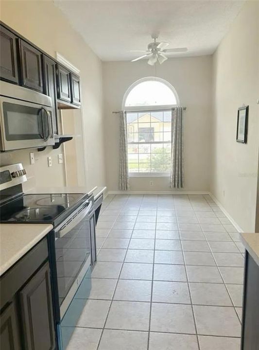 En Venta: $565,700 (4 camas, 2 baños, 2308 Pies cuadrados)