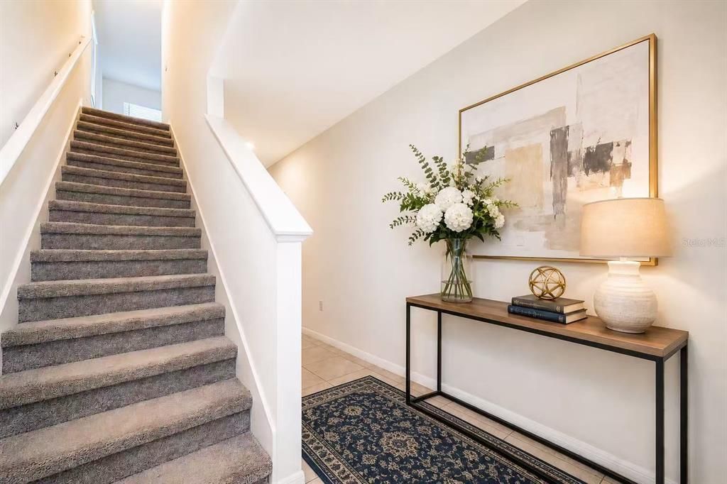 For Rent: $2,400 (3 beds, 2 baths, 1961 Square Feet)