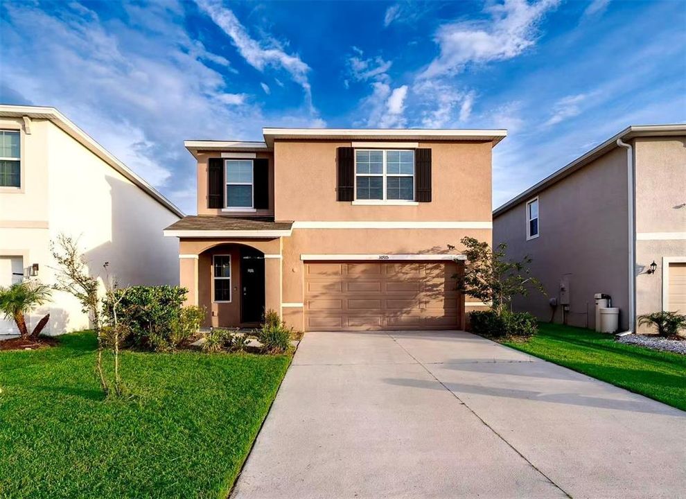 For Rent: $2,400 (3 beds, 2 baths, 1961 Square Feet)