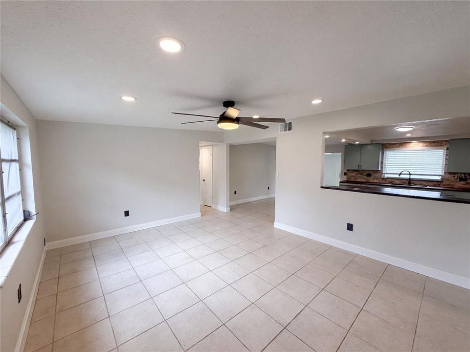 For Sale: $235,000 (3 beds, 2 baths, 1134 Square Feet)