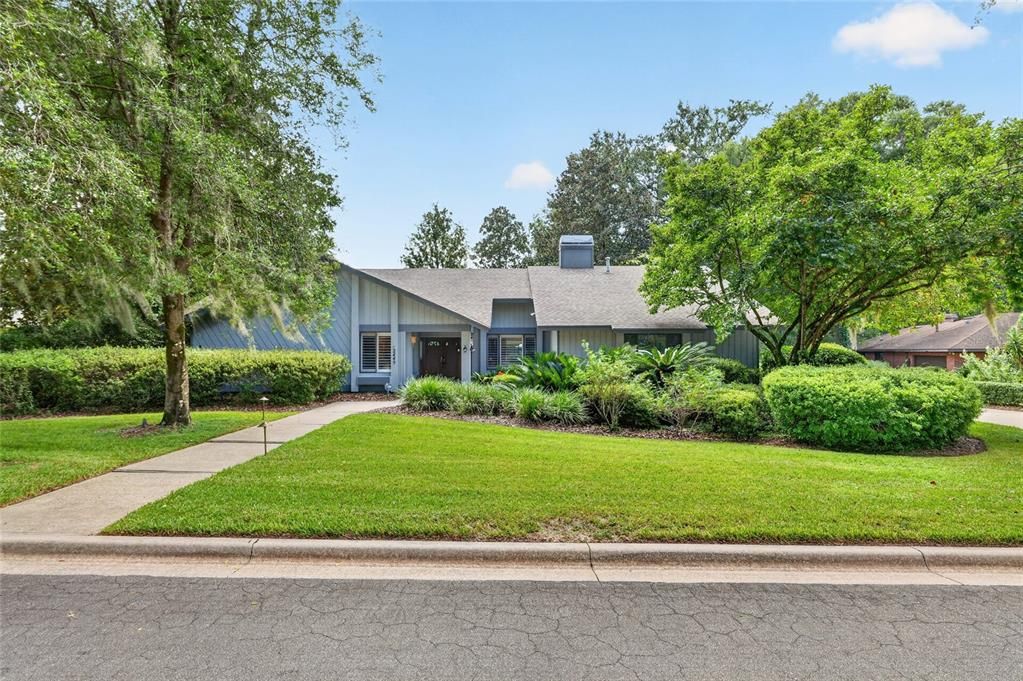 En Venta: $749,000 (4 camas, 3 baños, 2734 Pies cuadrados)