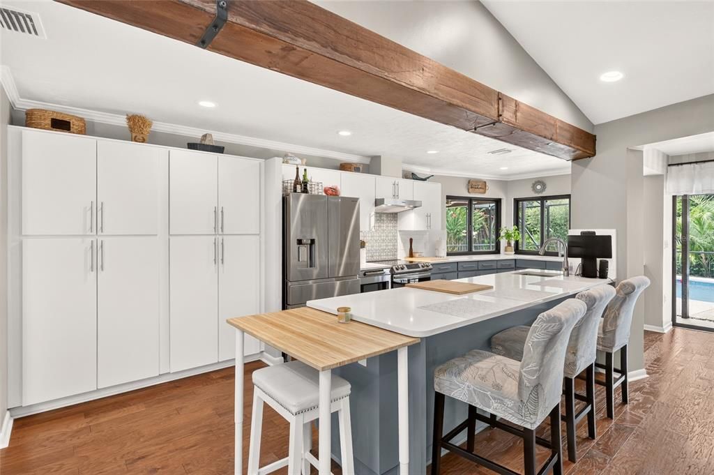En Venta: $749,000 (4 camas, 3 baños, 2734 Pies cuadrados)