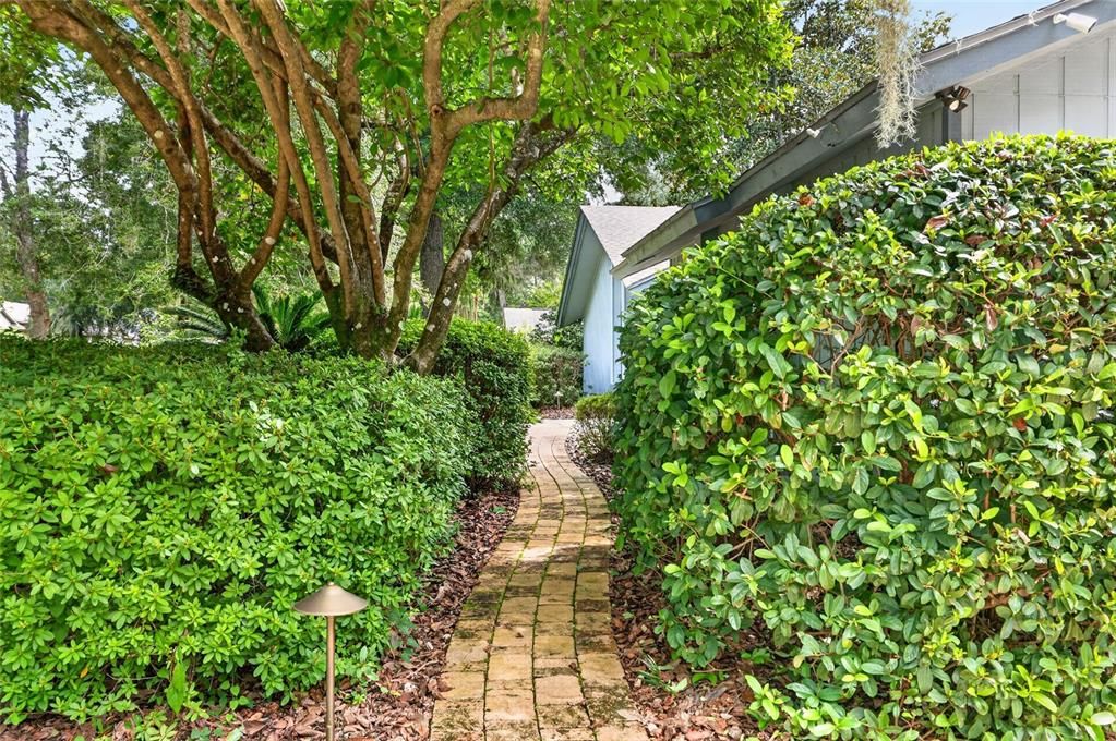 En Venta: $749,000 (4 camas, 3 baños, 2734 Pies cuadrados)