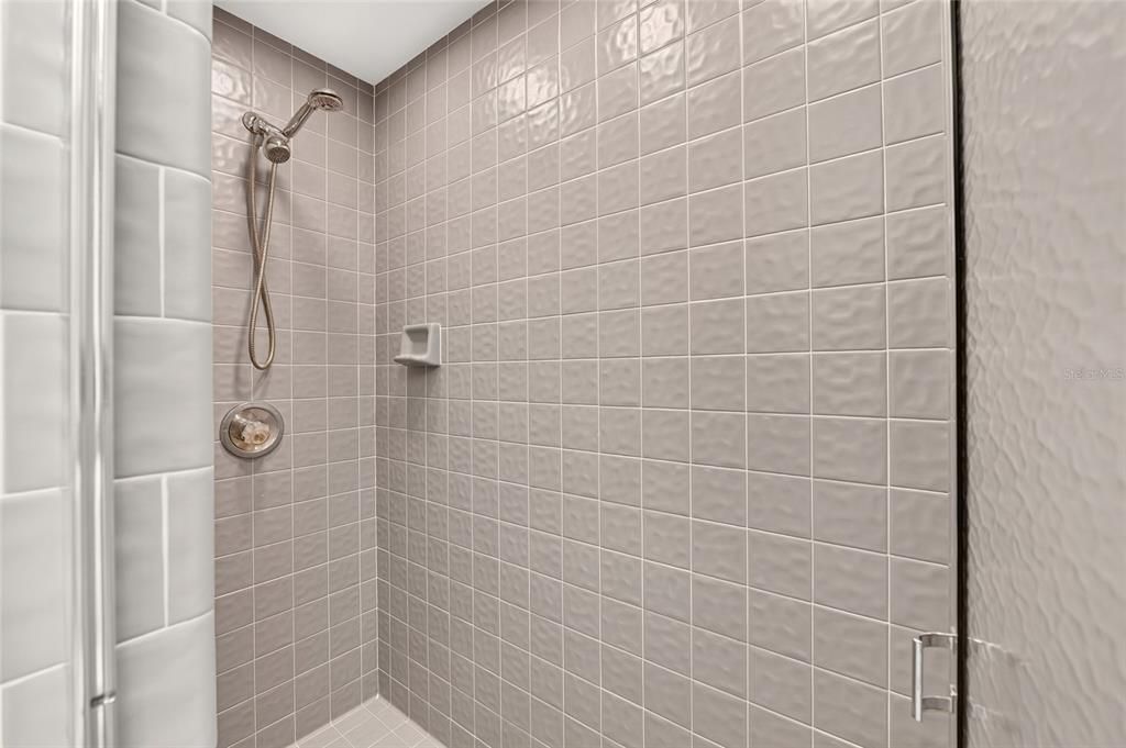 En Venta: $749,000 (4 camas, 3 baños, 2734 Pies cuadrados)