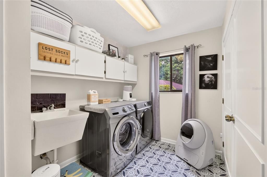 En Venta: $749,000 (4 camas, 3 baños, 2734 Pies cuadrados)
