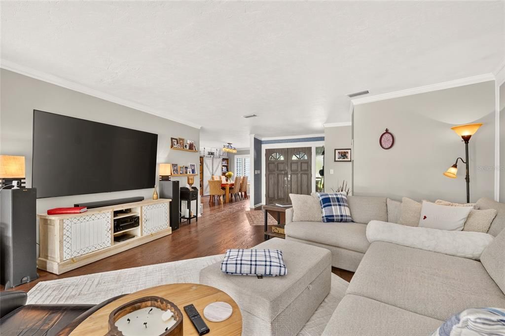 En Venta: $749,000 (4 camas, 3 baños, 2734 Pies cuadrados)