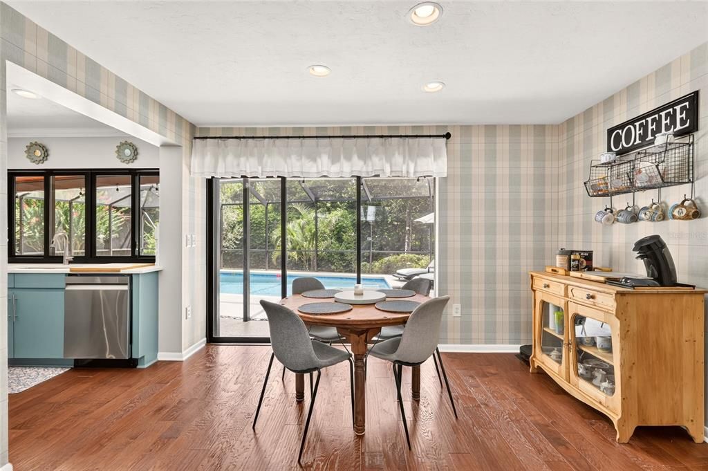 En Venta: $749,000 (4 camas, 3 baños, 2734 Pies cuadrados)