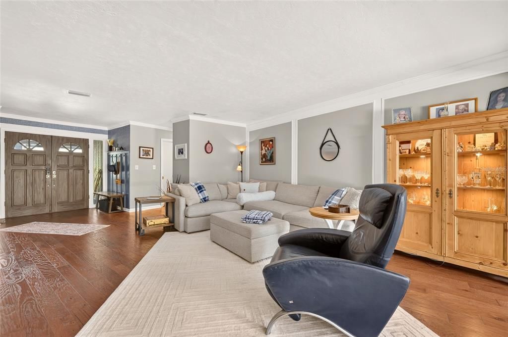 En Venta: $749,000 (4 camas, 3 baños, 2734 Pies cuadrados)