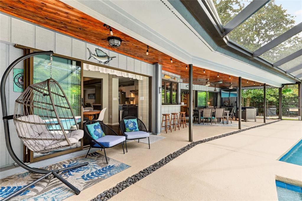 En Venta: $749,000 (4 camas, 3 baños, 2734 Pies cuadrados)