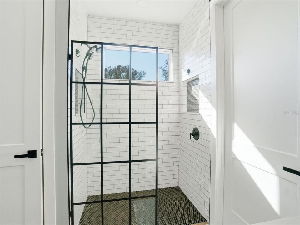 For Sale: $625,000 (4 beds, 2 baths, 1826 Square Feet)