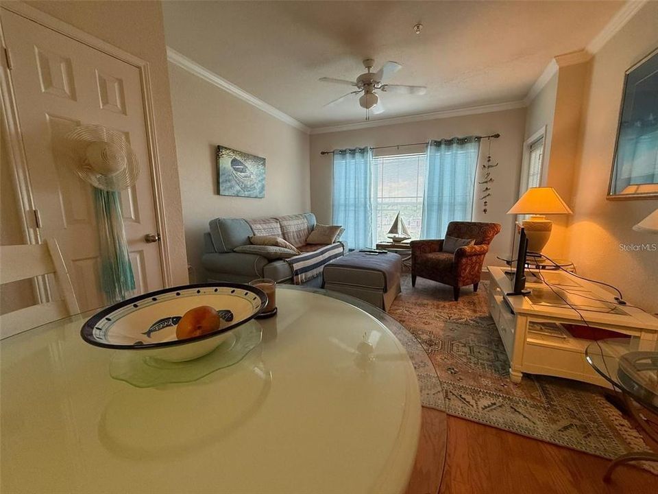 For Rent: $1,450 (1 beds, 1 baths, 660 Square Feet)