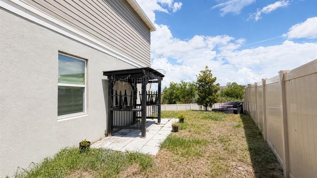 For Rent: $2,595 (4 beds, 2 baths, 2901 Square Feet)