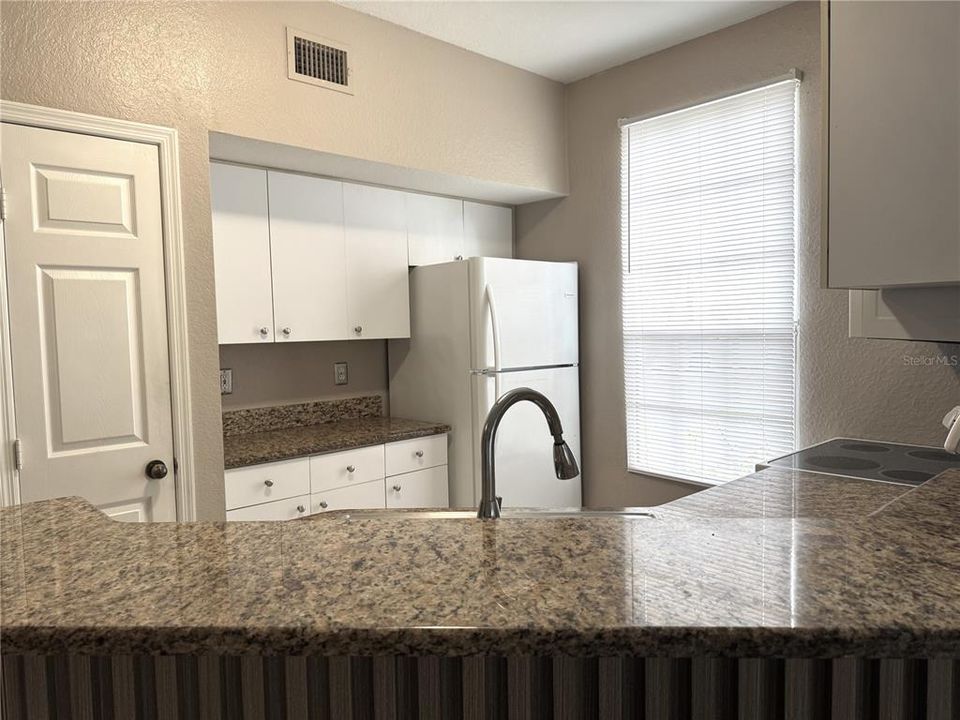 For Rent: $1,550 (1 beds, 1 baths, 794 Square Feet)