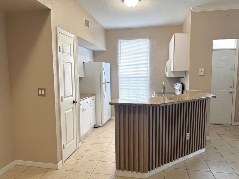For Rent: $1,550 (1 beds, 1 baths, 794 Square Feet)