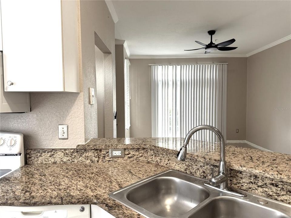 For Rent: $1,550 (1 beds, 1 baths, 794 Square Feet)