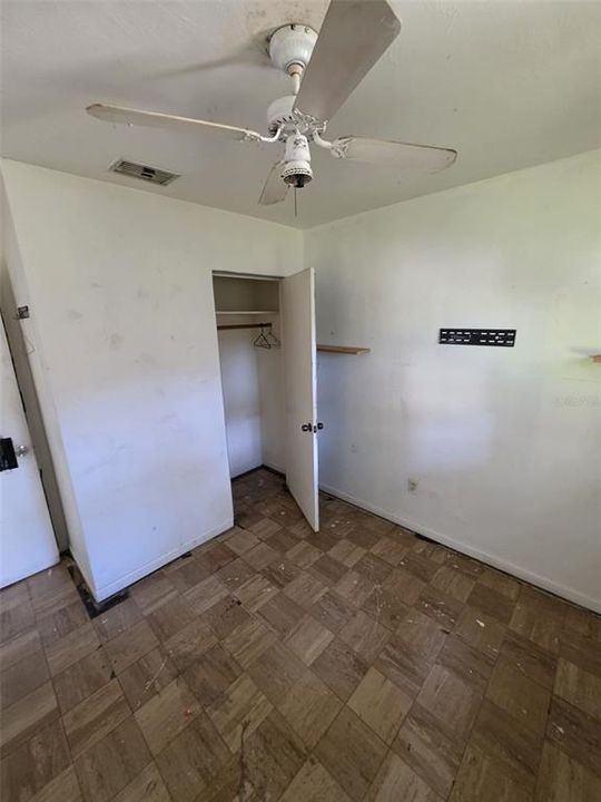 For Sale: $179,000 (3 beds, 1 baths, 1392 Square Feet)