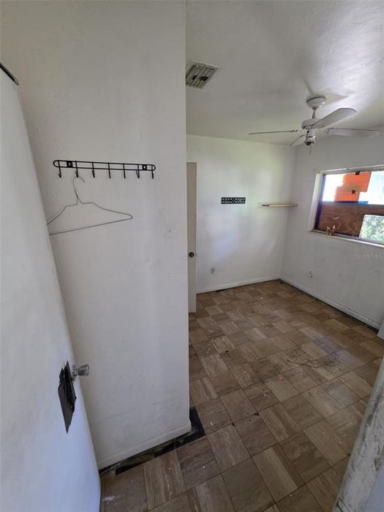 For Sale: $179,000 (3 beds, 1 baths, 1392 Square Feet)