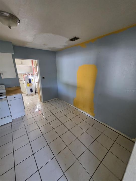 For Sale: $179,000 (3 beds, 1 baths, 1392 Square Feet)