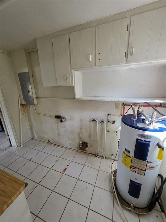 For Sale: $179,000 (3 beds, 1 baths, 1392 Square Feet)
