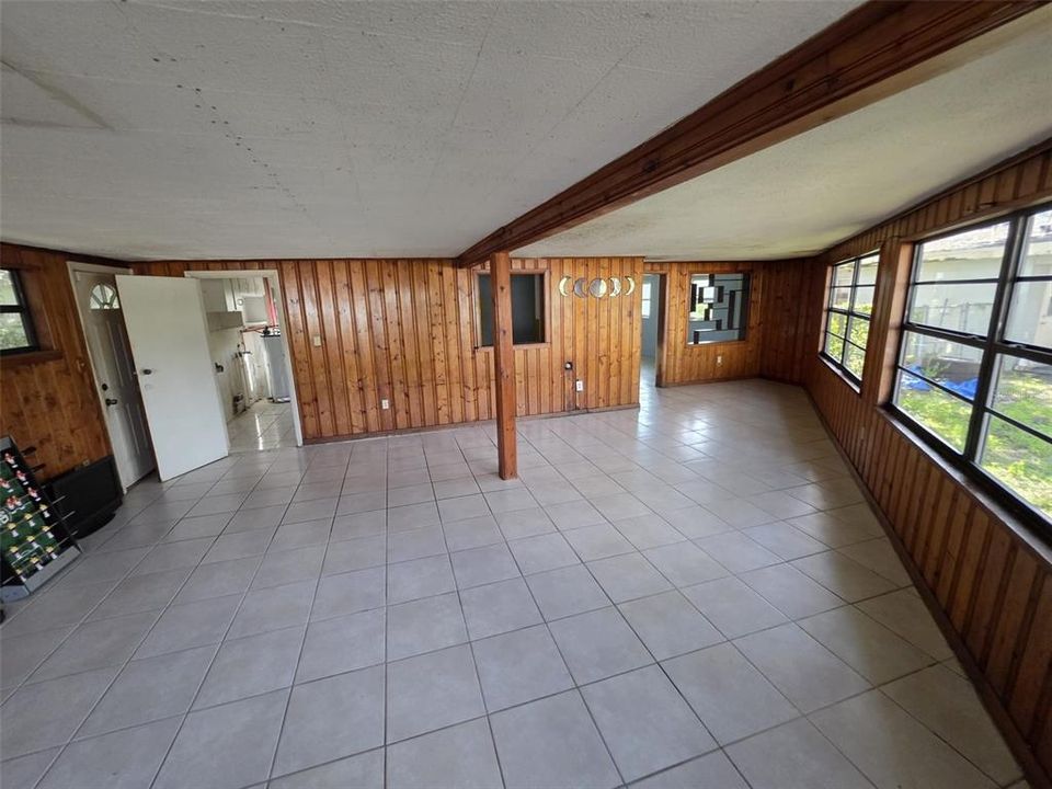 For Sale: $179,000 (3 beds, 1 baths, 1392 Square Feet)
