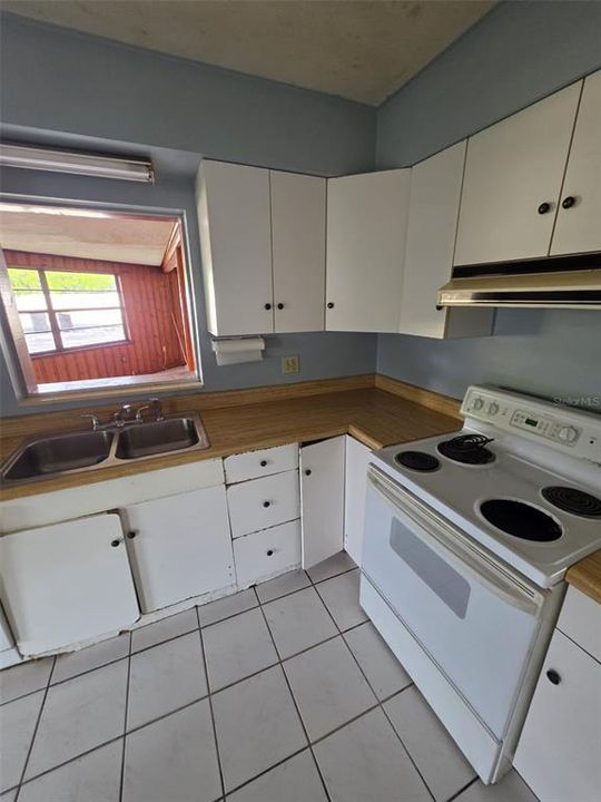 For Sale: $179,000 (3 beds, 1 baths, 1392 Square Feet)