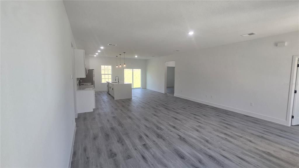 For Sale: $319,600 (4 beds, 2 baths, 1774 Square Feet)