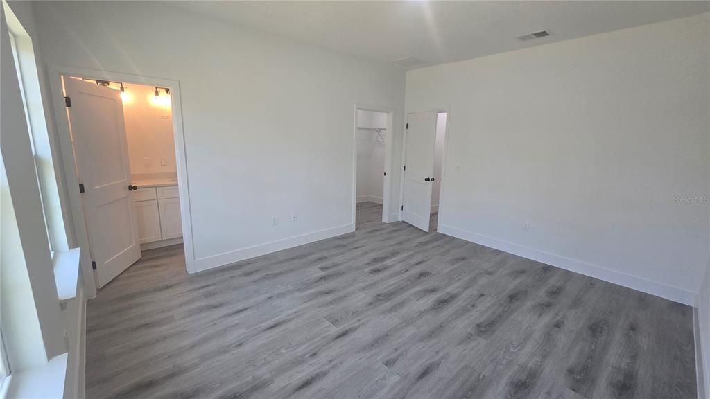 For Sale: $319,600 (4 beds, 2 baths, 1774 Square Feet)
