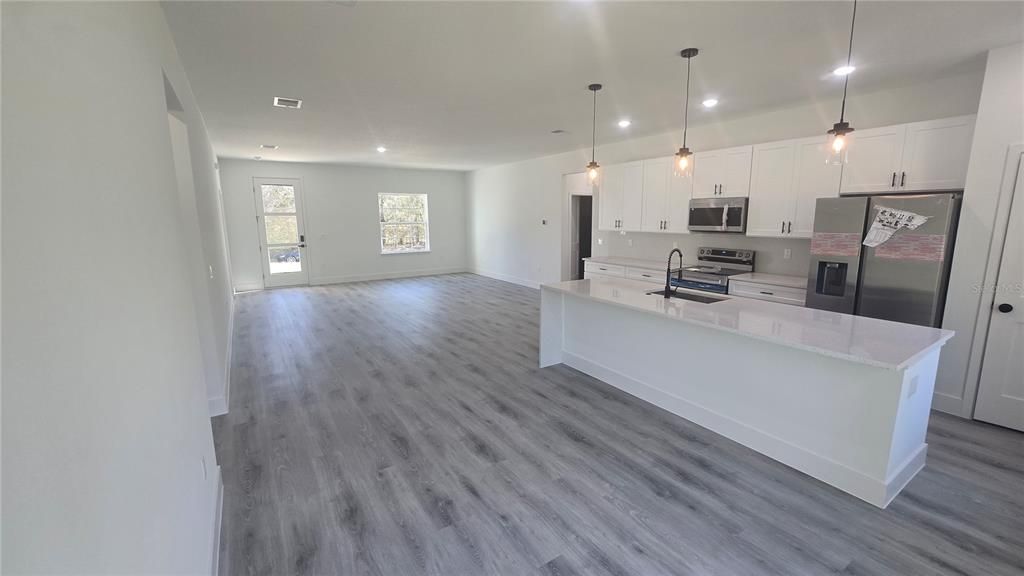 For Sale: $319,600 (4 beds, 2 baths, 1774 Square Feet)