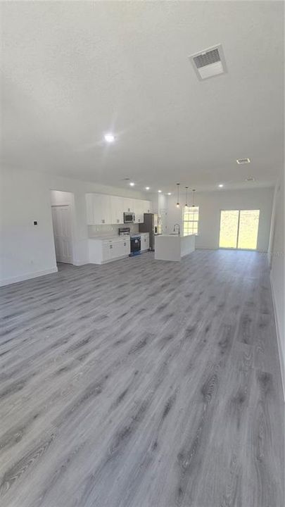 For Sale: $319,600 (4 beds, 2 baths, 1774 Square Feet)